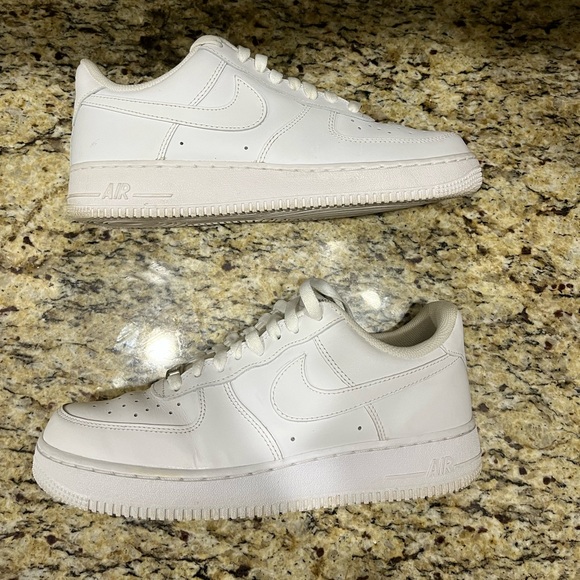 Nike Air Force 1 - Picture 1 of 5